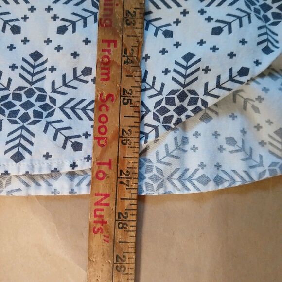 Victoria's Secret 2-Piece Pajama Set Size L Snowflakes Winter Holidays - Picture 6 of 12